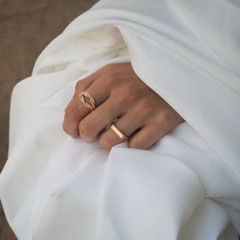 Bague noeuf torsadé pour femme moderne et originale