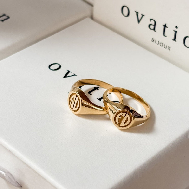 Bague de petit doigt initiales • Mini Lewis