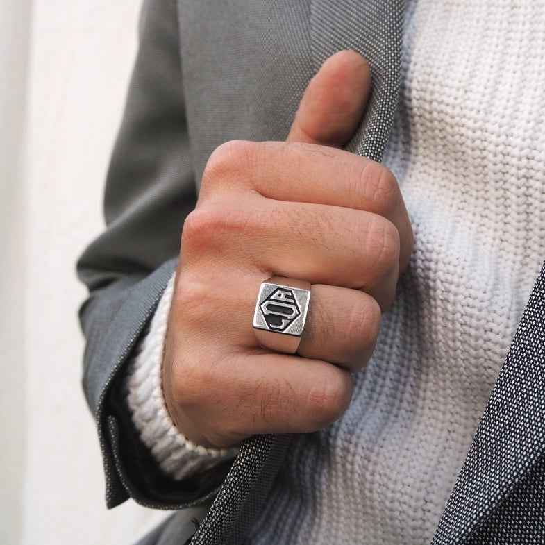 Chevalière homme 3 initiales • Lazare