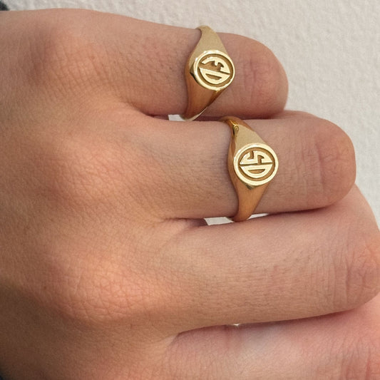 Bague de petit doigt initiales • Mini Lewis