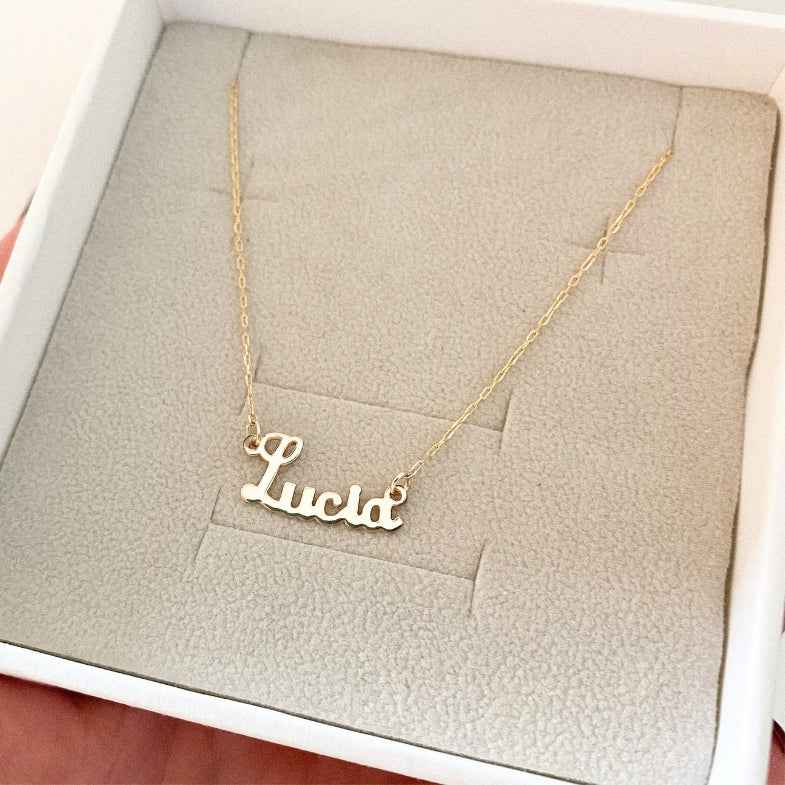 Collier avec prénom en or 18 carats • Flow