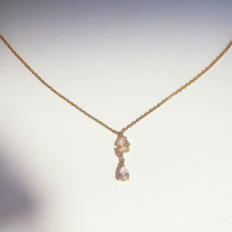 Collier pierre blanche femme doré pas cher