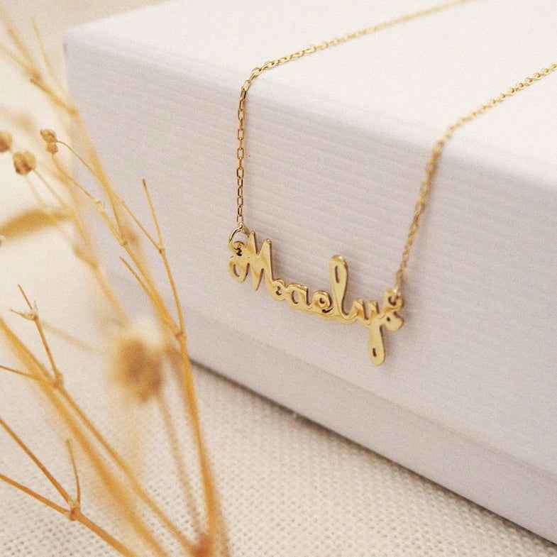 Collier avec prénom en or 18 carats • Flow
