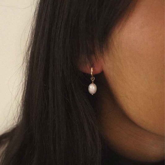 Créoles avec perles en plaqué or 18 carats • Dina