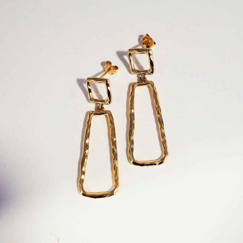 Boucles d'oreilles pendantes dorées • Vanila