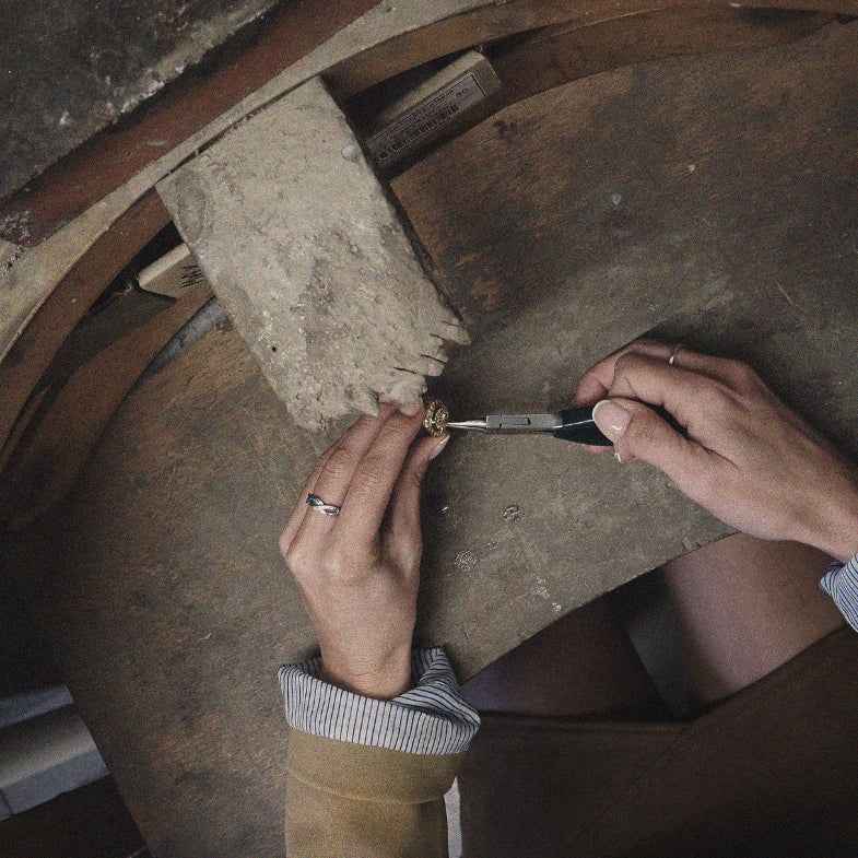 Collier en perles naturelles et fermoir doré • Amapola