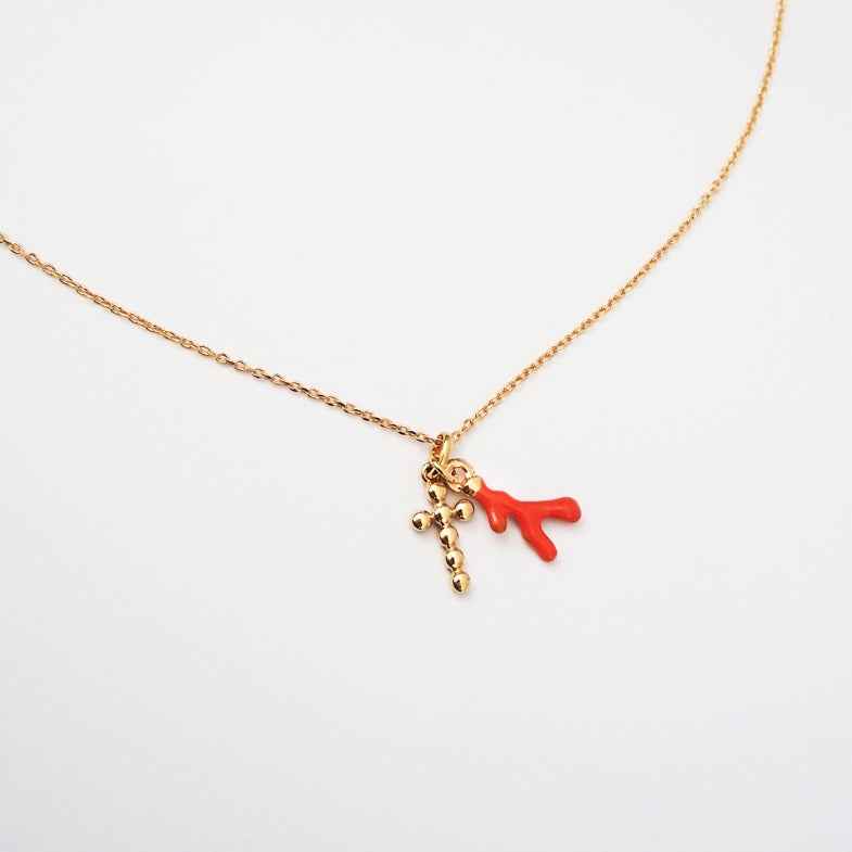 Pendentif croix en or 18 carats • Lotta
