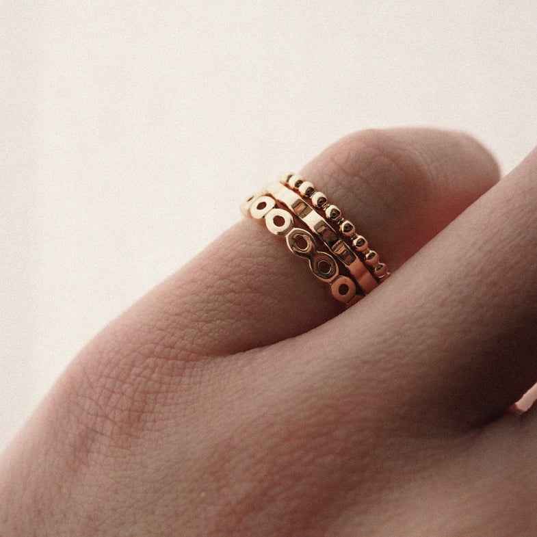 Bague petit doigt plaqué or 18 carats • Emilia