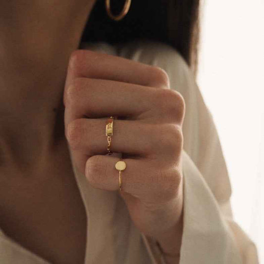 Bague de petit doigt initiale • Kelly