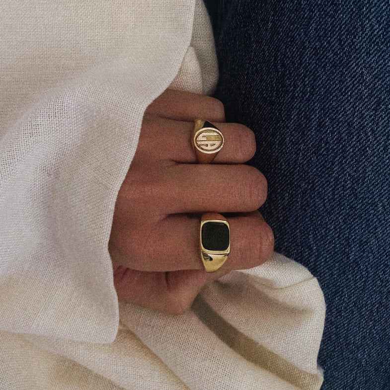 Chevalière onyx carrée pour femme • Popcorn