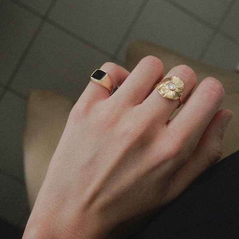 Chevalière onyx carrée pour femme • Popcorn