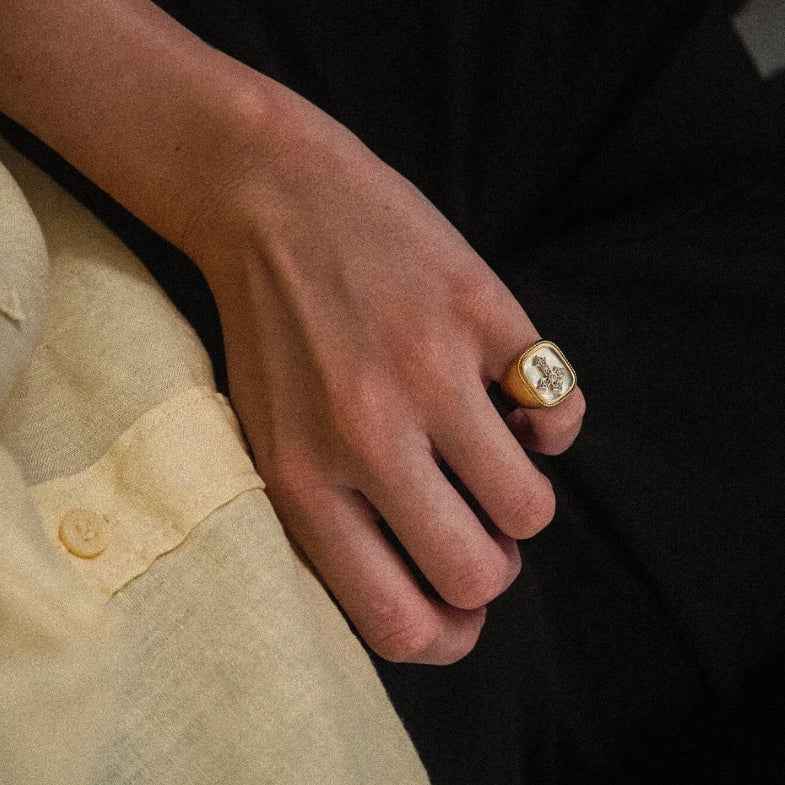Chevalière petit doigt femme nacre • Gloria