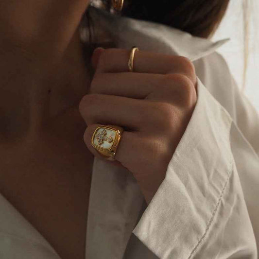 Chevalière petit doigt femme nacre • Gloria