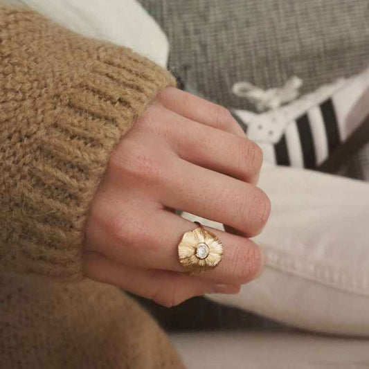 Bague fleur dorée à l'or 18 carats • Palma