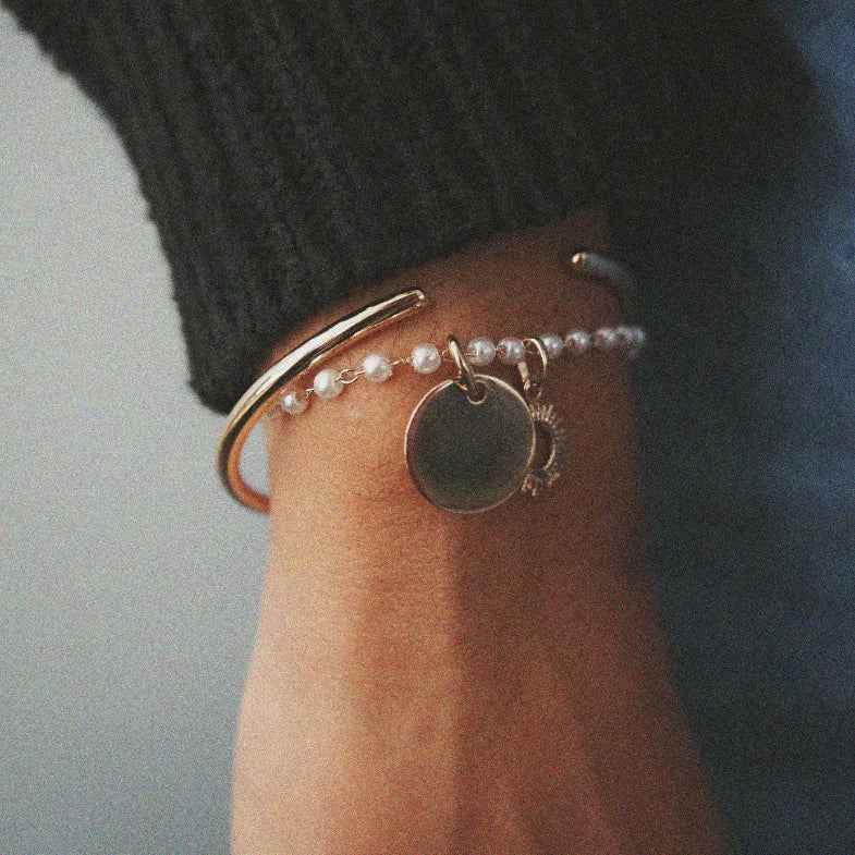 Jonc ouvert doré à l'or 18 carats • Vanessa