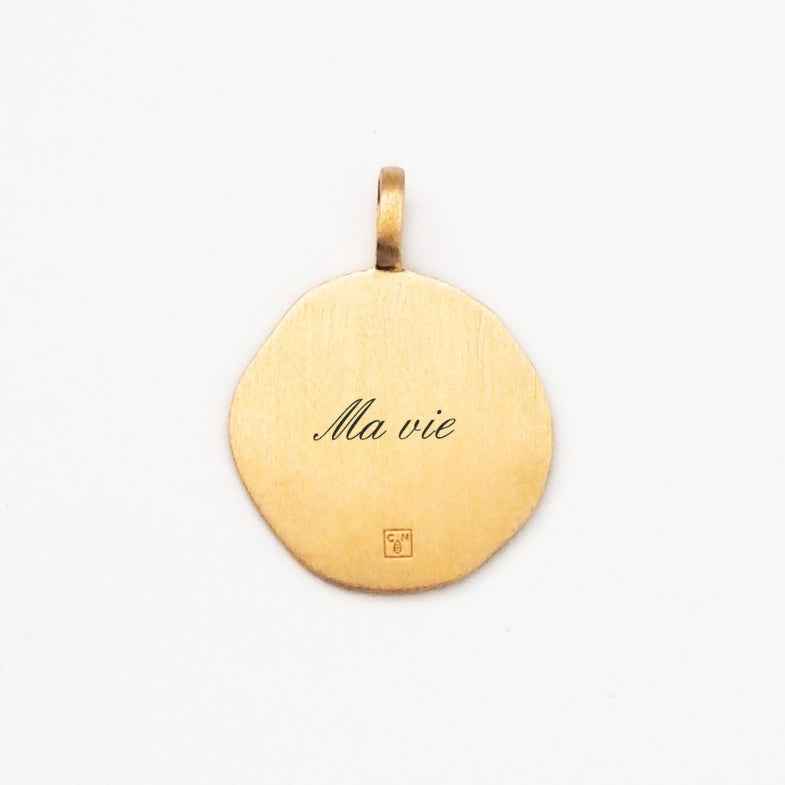 Pendentif irrégulier en plaqué or 18k • Carlotta