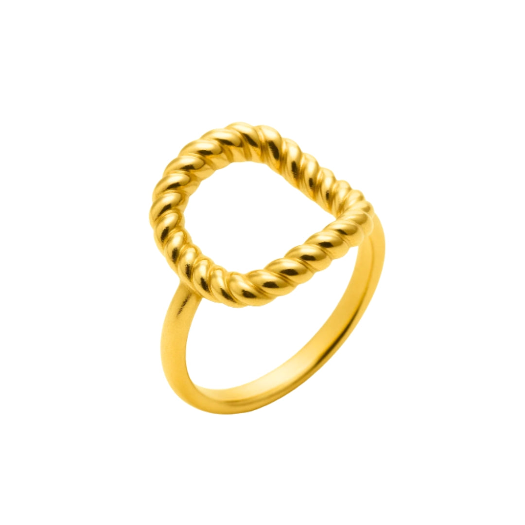 Bague torsadée en plaqué or 18 carats sur fond blanc – bijou doré élégant pour femme Ovation Bijoux