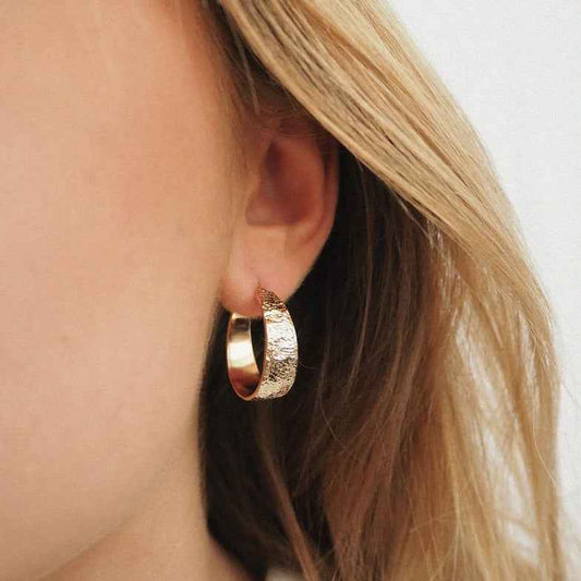 Créoles martelées dorées à l'or 18k • Jona