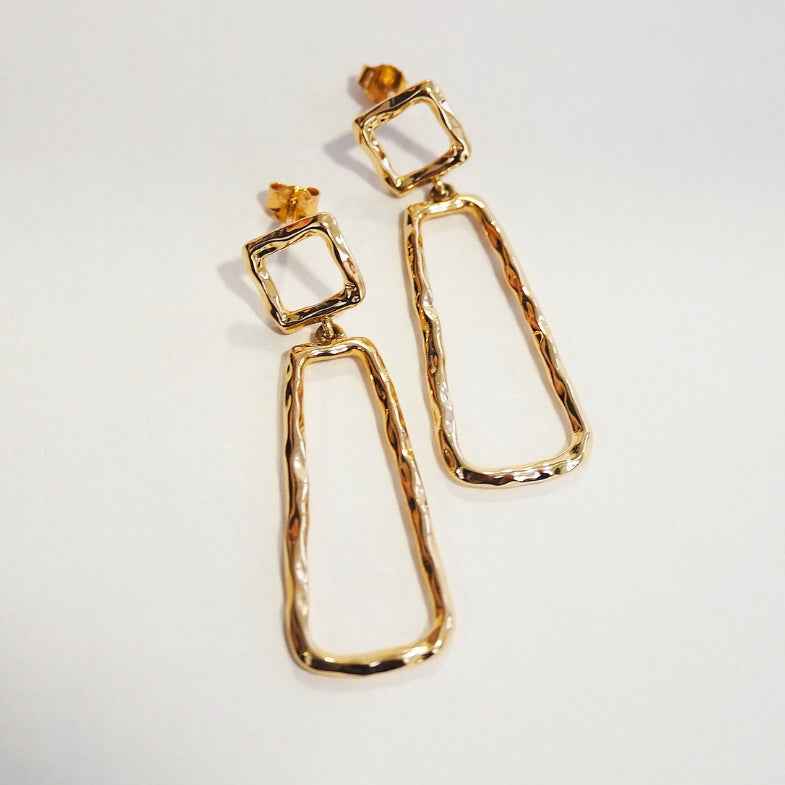 Boucles d'oreilles pendantes dorées • Vanila