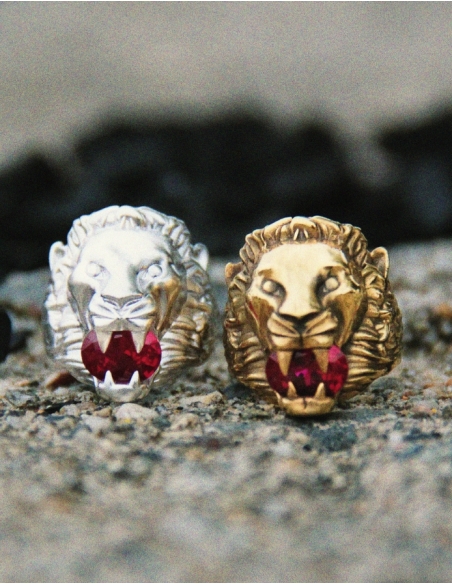 Bague tête de lion pierre dans la bouche or 18 carats • Ovation Bijoux
