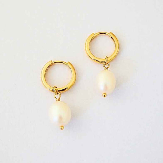 Créoles avec perles en plaqué or 18 carats • Dina