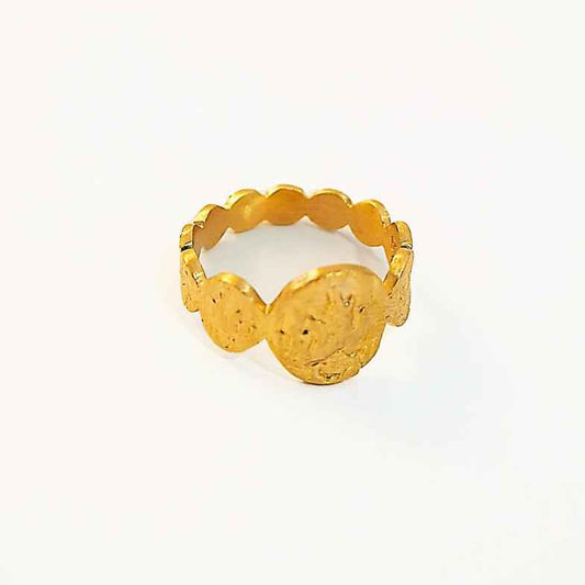 Bague martelée en plaqué or • Poopy