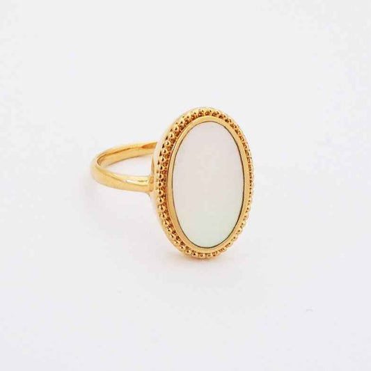 Bague nacre ovale dorée à l'or 18k • Lune