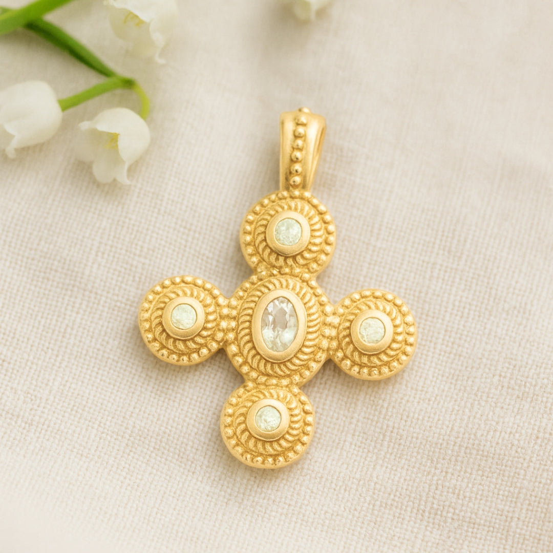 Pendentif croix carrée originale or femme