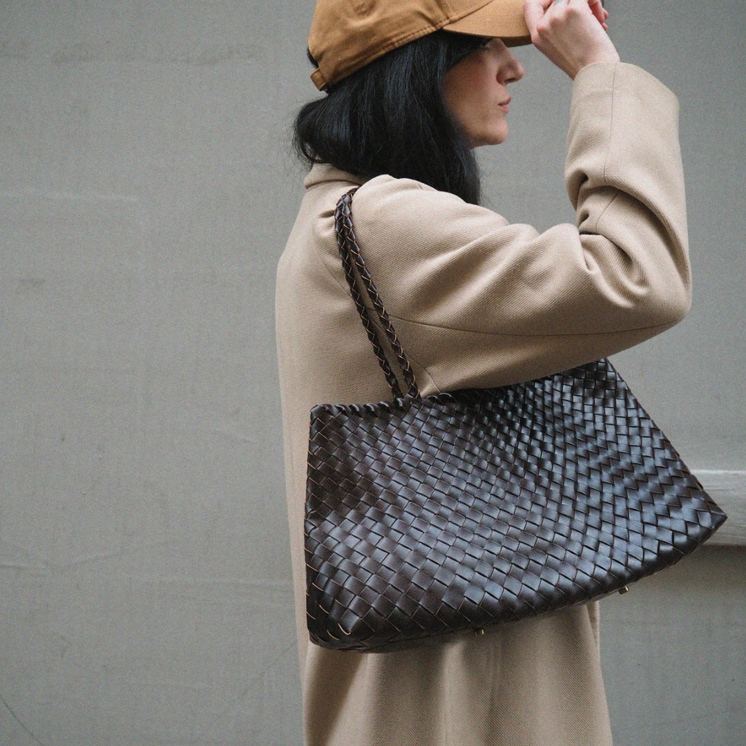 Sac en cuir tressé trapèze marron foncé