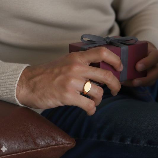 Bague petit doigt homme plaqué or chevalière ovale