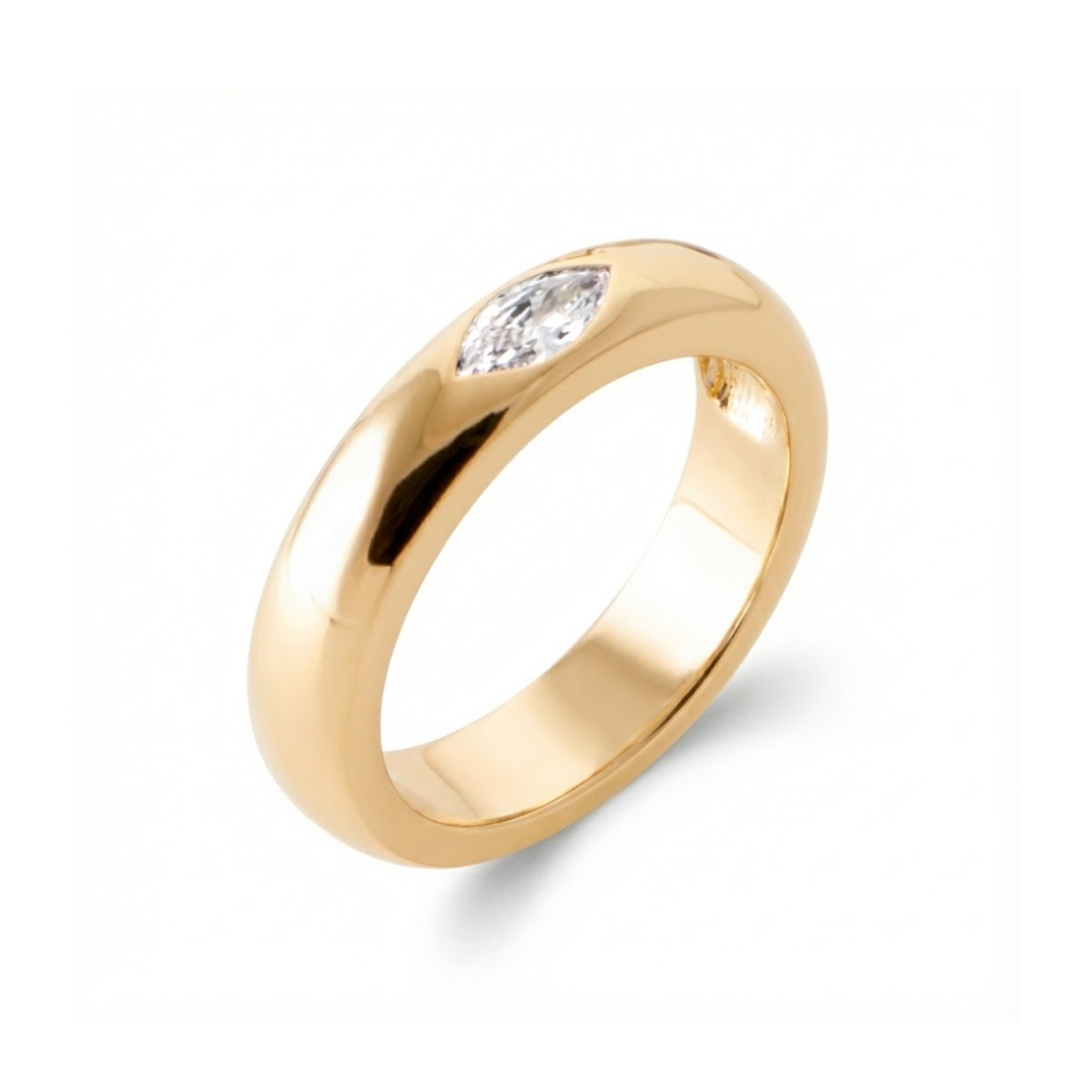 Bague dôme Satine en plaqué or 18k avec zircon incrusté vue de face